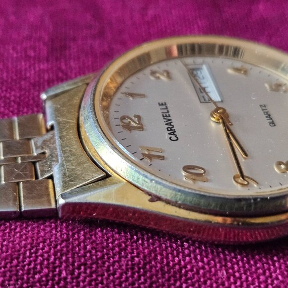 Vintage Caravelle by Bulova Quartz Watch – Gold Tone, Day-Date - Picture 14 of 15